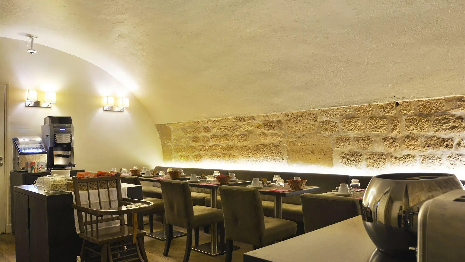 Des Princes Hotel 2*